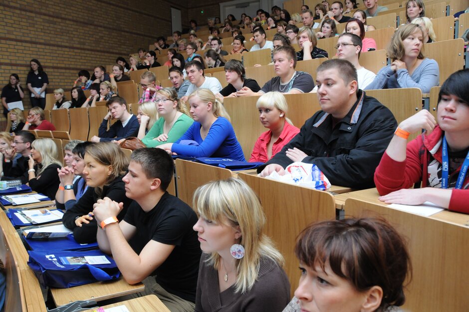 An der Universität Greifswald ist das Verhältnis von Studierenden und Wisschenschaftlern besonders gut.