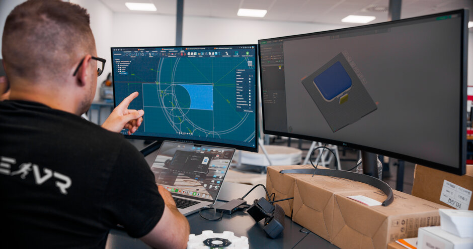 Arbeit am Computer bei XelerateVR in Stralsund